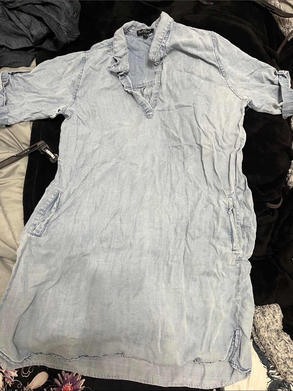 Velvet Heart Light Blue Midi Dress